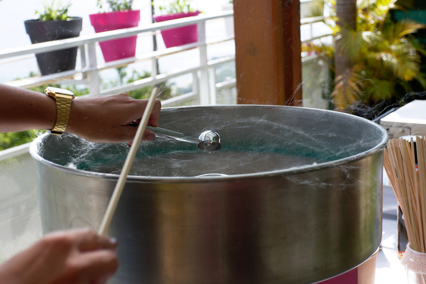 Location machine à barbe à papa à La Réunion | La Petite Touche Sucrée